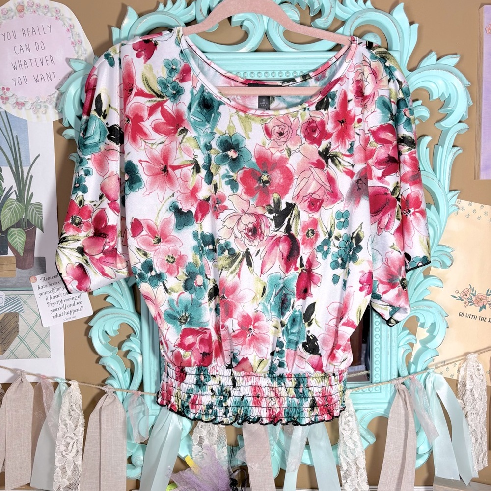 BCX Satin Floral Flowy Blouse Junior’s Sz.M Smocked Fitted Hem Feminine Romantic